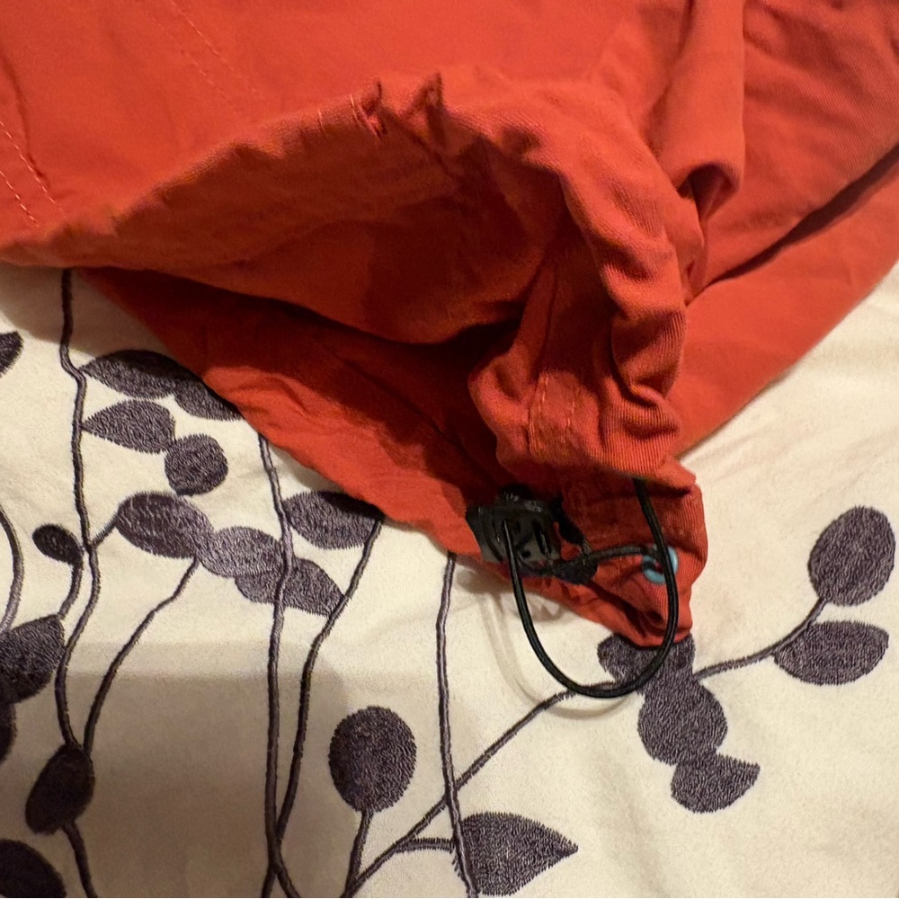 L.L.Bean Anorak Mountain Classic
Orange Tapered Trim Lightweight Jacket - Picture 14 of 15
